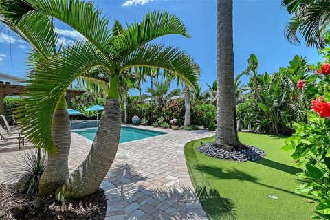 House in Longboat Key, Florida 4 bedrooms, 269.6 sq.m. № 1904215 - photo 29