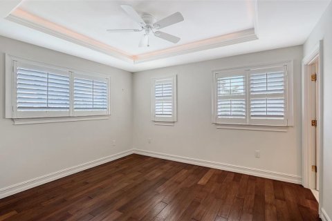 House in Longboat Key, Florida 4 bedrooms, 269.6 sq.m. № 1904215 - photo 25