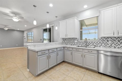 House in Palmetto, Florida 4 bedrooms, 270.25 sq.m. № 1630683 - photo 13