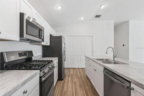 Casa en venta en The Villages, Florida, 2 dormitorios, 111.3 m2 № 1908988 - foto 19
