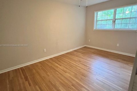 Купить виллу или дом в Корал-Гейблс, Флорида 3 спальни, 147.25м2, № 1956360 - фото 2