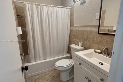 Купить виллу или дом в Корал-Гейблс, Флорида 3 спальни, 147.25м2, № 1956360 - фото 9