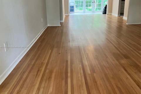 Купить виллу или дом в Корал-Гейблс, Флорида 3 спальни, 147.25м2, № 1956360 - фото 5