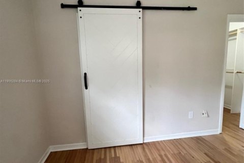 Купить виллу или дом в Корал-Гейблс, Флорида 3 спальни, 147.25м2, № 1956360 - фото 8