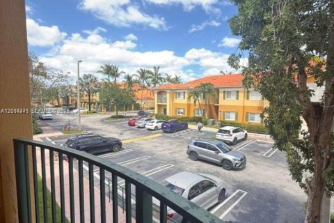 Condo in Doral, Florida, 2 bedrooms  № 2076415 - photo 5
