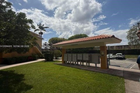 Condo in Doral, Florida, 2 bedrooms  № 2076415 - photo 3