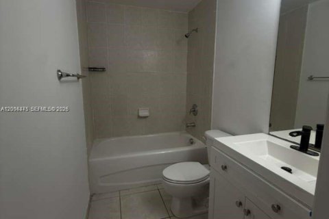 Condo in Doral, Florida, 2 bedrooms  № 2076415 - photo 20