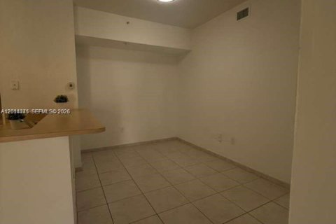 Condo in Doral, Florida, 2 bedrooms  № 2076415 - photo 13
