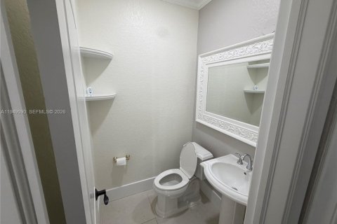 House in Pembroke Pines, Florida 5 bedrooms, 266.72 sq.m. № 2006019 - photo 12