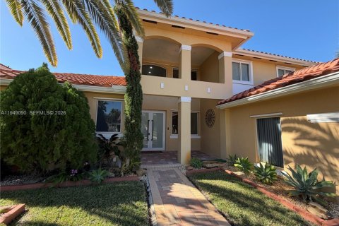 House in Pembroke Pines, Florida 5 bedrooms, 266.72 sq.m. № 2006019 - photo 5