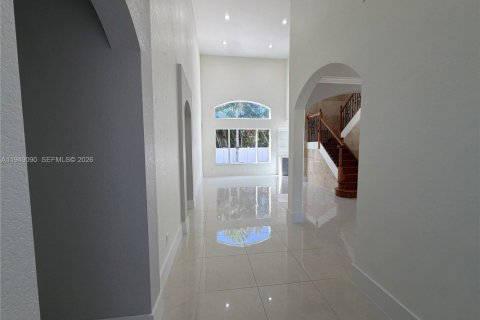 House in Pembroke Pines, Florida 5 bedrooms, 266.72 sq.m. № 2006019 - photo 8