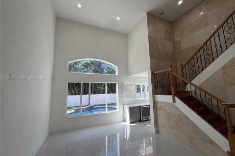 House in Pembroke Pines, Florida 5 bedrooms, 266.72 sq.m. № 2006019 - photo 15
