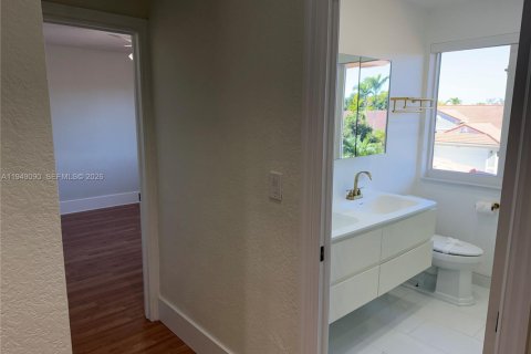 House in Pembroke Pines, Florida 5 bedrooms, 266.72 sq.m. № 2006019 - photo 25