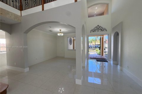 House in Pembroke Pines, Florida 5 bedrooms, 266.72 sq.m. № 2006019 - photo 19