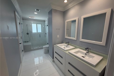 House in Pembroke Pines, Florida 5 bedrooms, 266.72 sq.m. № 2006019 - photo 30