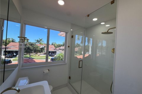 House in Pembroke Pines, Florida 5 bedrooms, 266.72 sq.m. № 2006019 - photo 22