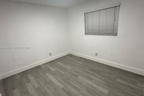 Снять в аренду виллу или дом в Холливуд, Флорида 3 спальни, 170.57м2, № 2050101 - фото 4