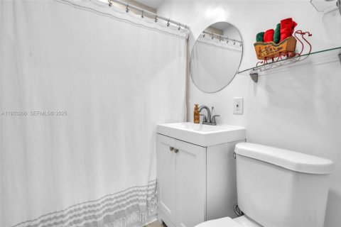 Villa ou maison à vendre à North Miami, Floride: 2 chambres, 116.69 m2 № 2035093 - photo 14