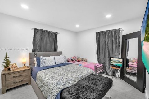 Villa ou maison à vendre à North Miami, Floride: 2 chambres, 116.69 m2 № 2035093 - photo 13
