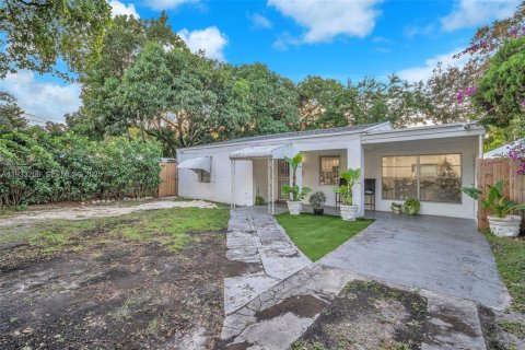 Villa ou maison à North Miami, Floride 2 chambres, 116.69 m2 № 2035093