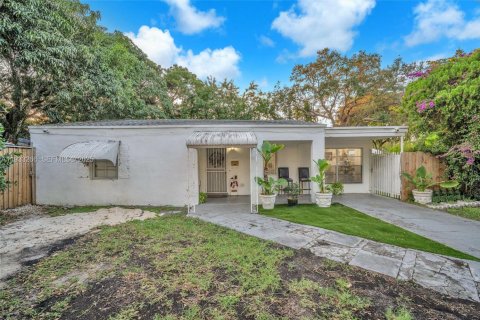 Villa ou maison à vendre à North Miami, Floride: 2 chambres, 116.69 m2 № 2035093 - photo 2