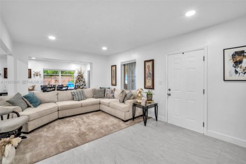 Villa ou maison à vendre à North Miami, Floride: 2 chambres, 116.69 m2 № 2035093 - photo 4