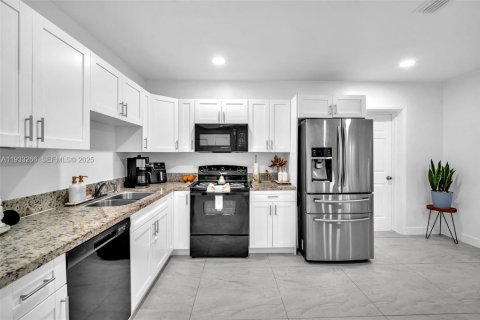 Villa ou maison à vendre à North Miami, Floride: 2 chambres, 116.69 m2 № 2035093 - photo 6