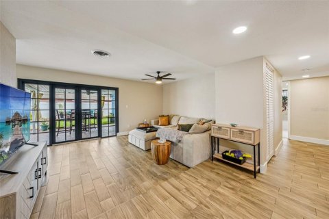 Villa ou maison à vendre à Saint Petersburg, Floride: 3 chambres, 163.79 m2 № 1893952 - photo 7