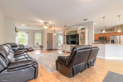 House in New Smyrna Beach, Florida 3 bedrooms, 236.9 sq.m. № 2396171 - photo 9