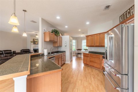 House in New Smyrna Beach, Florida 3 bedrooms, 236.9 sq.m. № 2396171 - photo 2