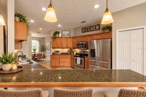 House in New Smyrna Beach, Florida 3 bedrooms, 236.9 sq.m. № 2396171 - photo 11