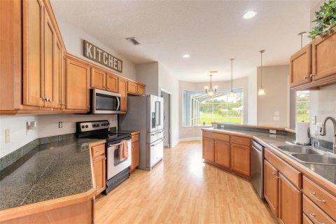 House in New Smyrna Beach, Florida 3 bedrooms, 236.9 sq.m. № 2396171 - photo 15