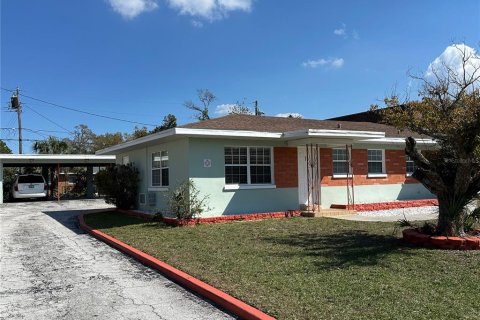 Propiedad comercial en Clearwater, Florida 4 dormitorios, 203.64 m2 № 2103123