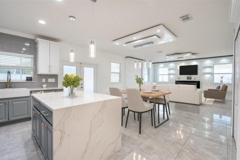 Casa en venta en Davenport, Florida, 3 dormitorios, 208.29 m2 № 1885197 - foto 8