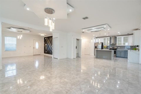 Casa en venta en Davenport, Florida, 3 dormitorios, 208.29 m2 № 1885197 - foto 11