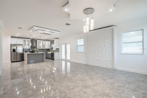 Casa en venta en Davenport, Florida, 3 dormitorios, 208.29 m2 № 1885197 - foto 14