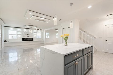 Casa en venta en Davenport, Florida, 3 dormitorios, 208.29 m2 № 1885197 - foto 9