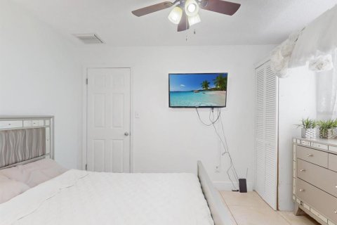 Immobilier commercial à vendre à Kissimmee, Floride: 95.88 m2 № 1533268 - photo 7
