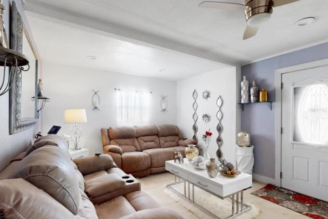 Immobilier commercial à vendre à Kissimmee, Floride: 95.88 m2 № 1533268 - photo 4