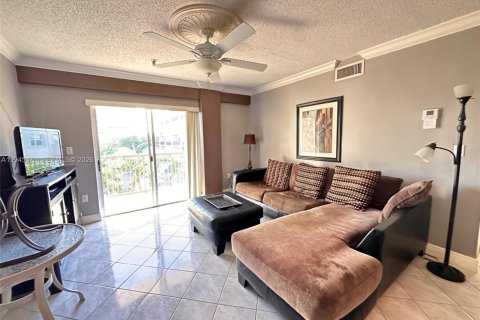 Кондоминиум с 2 спальнями в Санни-Айлс-Бич, Флорида № 2002516