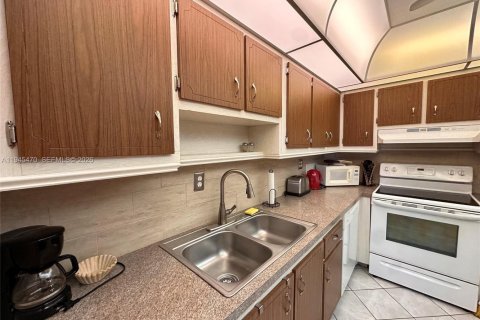 Снять в аренду кондоминиум в Санни-Айлс-Бич, Флорида 2 спальни, 91.97м2, № 2002516 - фото 9