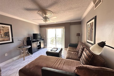 Снять в аренду кондоминиум в Санни-Айлс-Бич, Флорида 2 спальни, 91.97м2, № 2002516 - фото 7