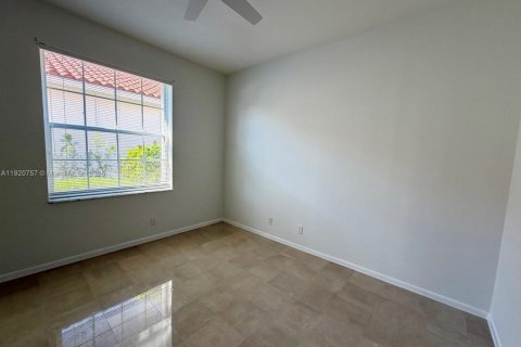 Снять в аренду виллу или дом в Бока-Ратон, Флорида 3 спальни, 174.84м2, № 1974848 - фото 21