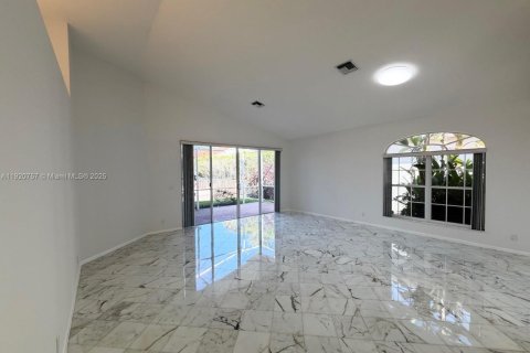 Снять в аренду виллу или дом в Бока-Ратон, Флорида 3 спальни, 174.84м2, № 1974848 - фото 18