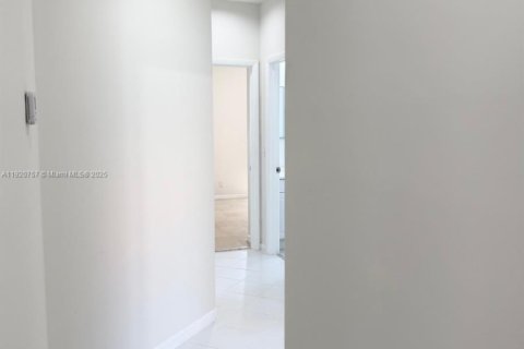 Снять в аренду виллу или дом в Бока-Ратон, Флорида 3 спальни, 174.84м2, № 1974848 - фото 27