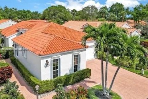 Снять в аренду виллу или дом в Бока-Ратон, Флорида 3 спальни, 174.84м2, № 1974848 - фото 2