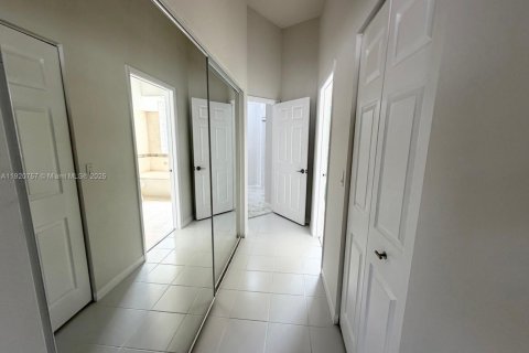 Снять в аренду виллу или дом в Бока-Ратон, Флорида 3 спальни, 174.84м2, № 1974848 - фото 26