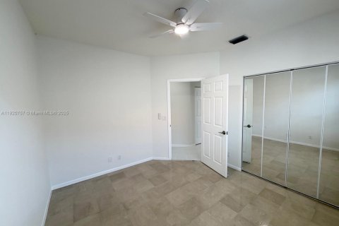 Снять в аренду виллу или дом в Бока-Ратон, Флорида 3 спальни, 174.84м2, № 1974848 - фото 23