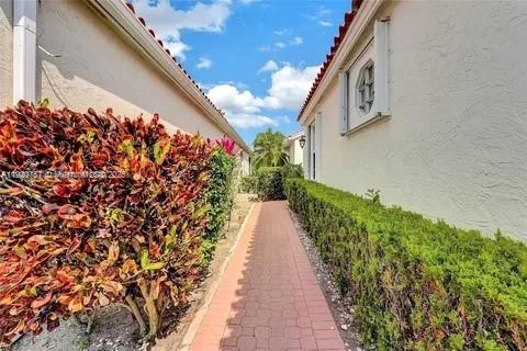 Снять в аренду виллу или дом в Бока-Ратон, Флорида 3 спальни, 174.84м2, № 1974848 - фото 11