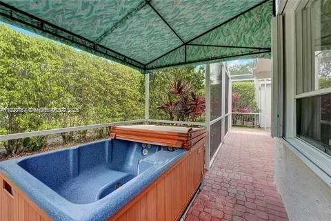 Снять в аренду виллу или дом в Бока-Ратон, Флорида 3 спальни, 174.84м2, № 1974848 - фото 10